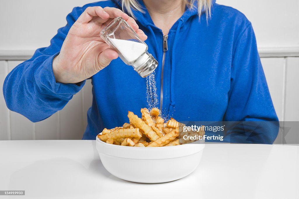 Sal nas batatas fritas