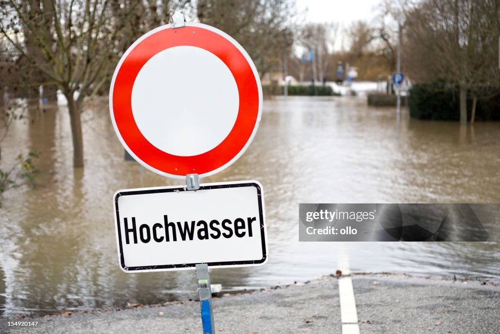 German Señal de tráfico, el agua, carretera cerrada, Hochwasser