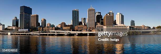 panorama view of brisbane city skyline - southbank brisbane stock pictures, royalty-free photos & images