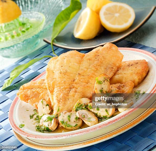 suela frito filetes largos - platija pez plano fotografías e imágenes de stock