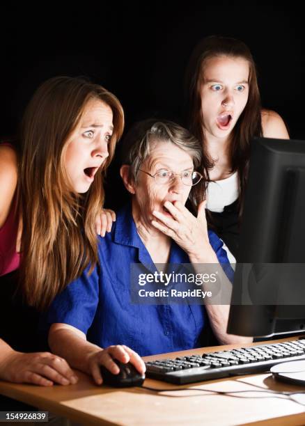 Scared Computer Mouse Woman Scared Mouse Photos and Premium High Res Pictures - Getty Images