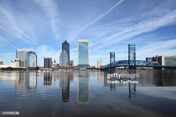 der innenstadt von jacksonville, fl - florida bridge stock-fotos und bilder