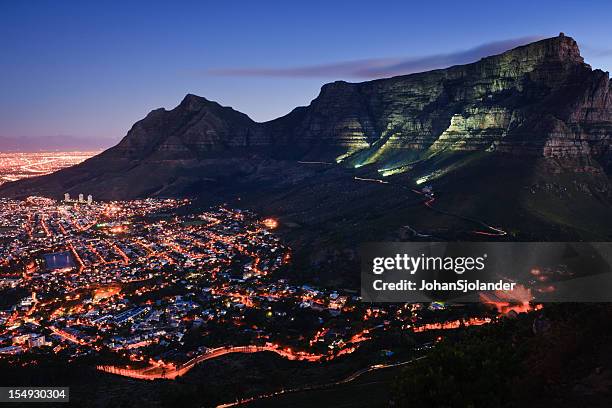 ケープタウンの夜 - cape town ストックフォトと画像