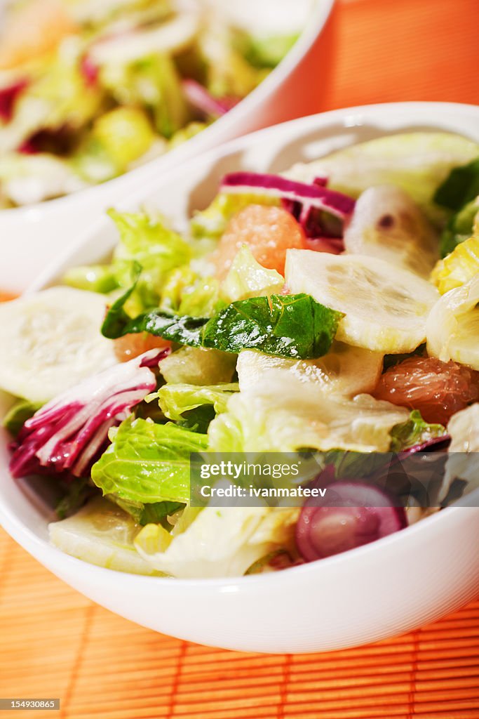 Salade de laitue, de concombre et de pamplemousse