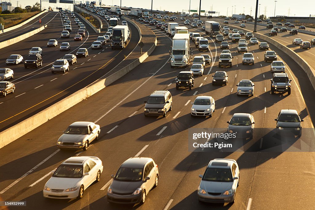 Rush hour traffic jam en la autopista