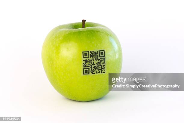 qr code label on green apple - qr code food and drink stock pictures, royalty-free photos & images