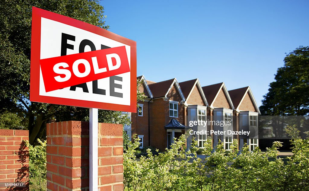 House/flat sold sign