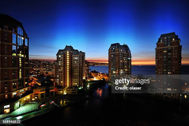 vina del mar by night - vina del mar stock pictures, royalty-free photos & images