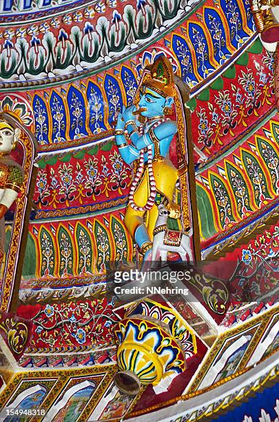 krishna-statue in sita ram ji-tempel, jaipur, indien - krishna with cow stock-fotos und bilder