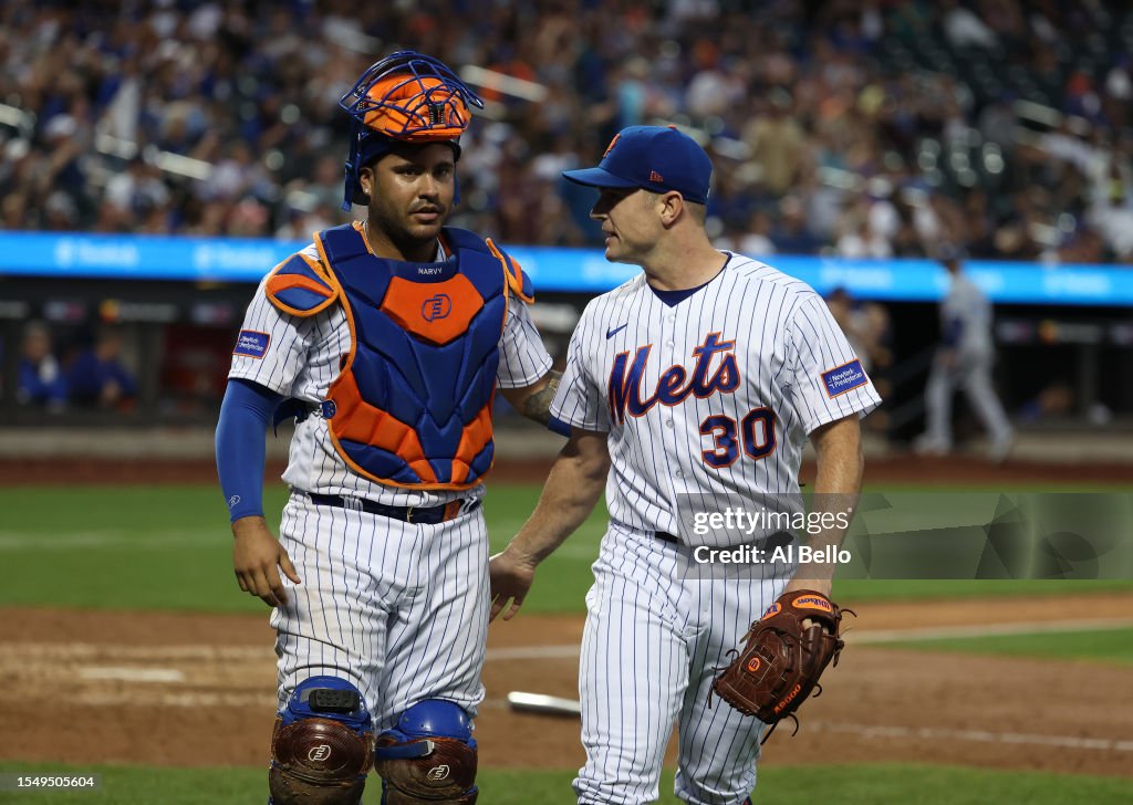 Mets Rattle David Robertson of the New York Mets and Omar Narvaez of the New York ...