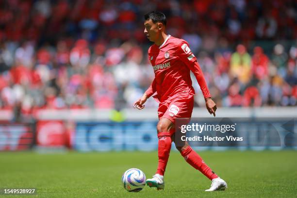 Edgar Lopez of Toluca runs with the ball during the 3rd round match between Toluca and FC Juarez as part of the Torneo Apertura 2023 Liga MX at...