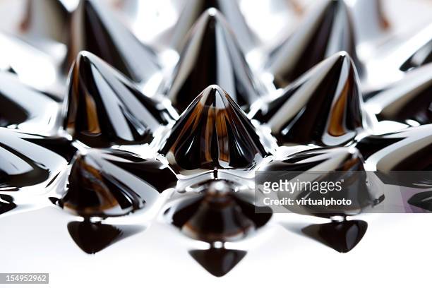 ferrofluid - ferro metal fotografías e imágenes de stock