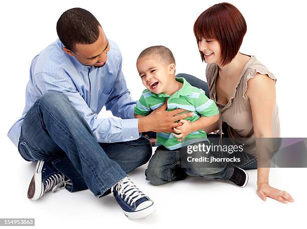 adorable famille sur blanc - blue polo shirt photos et images de collection