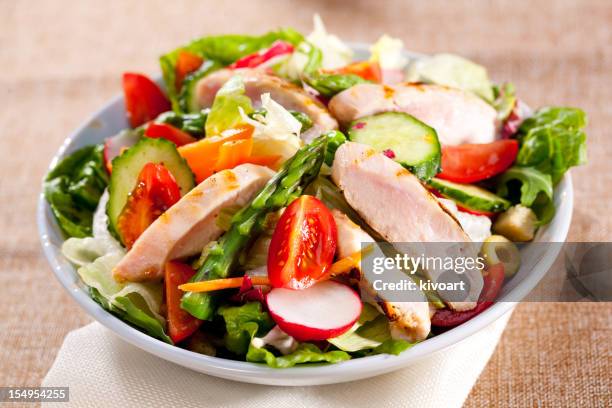 chicken meal - ceasarsallad bildbanksfoton och bilder