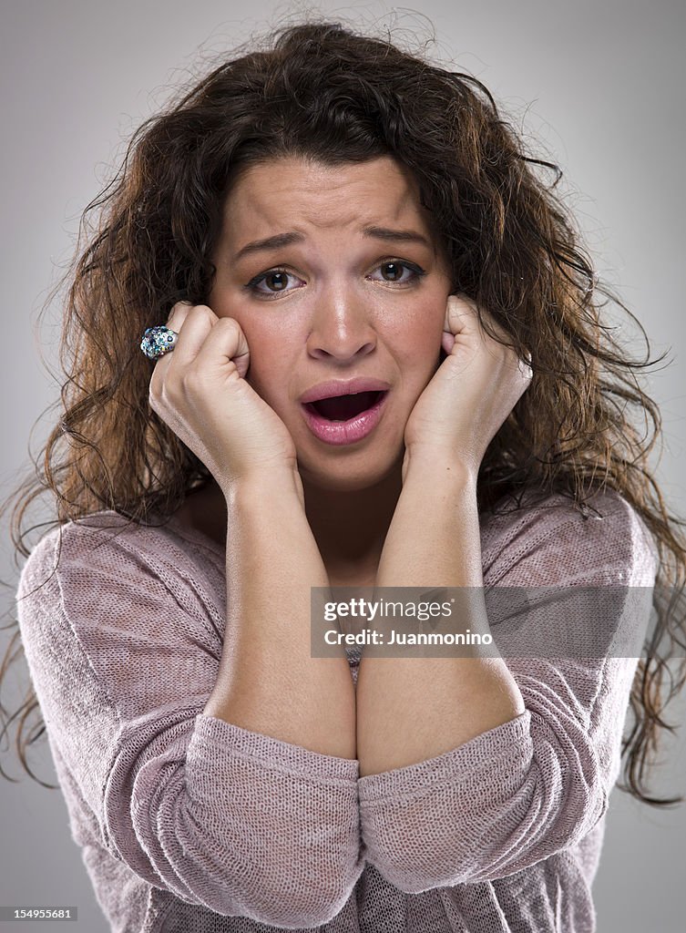 Salientou mulher jovem hispânico