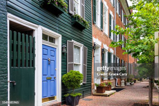 townhouses on residential street in old town alexandria, virginia - old town alexandria virginia stock pictures, royalty-free photos & images