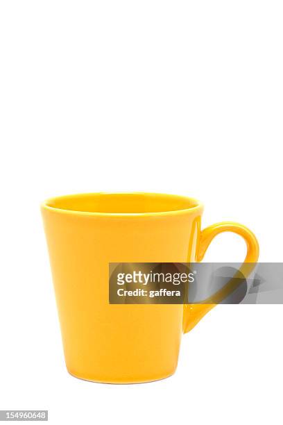 tasse jaune (tracé de détourage - mug photos et images de collection