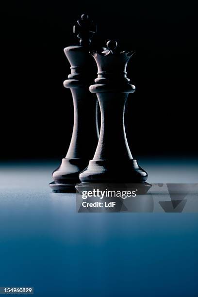 queen and king - chess king stock pictures, royalty-free photos & images