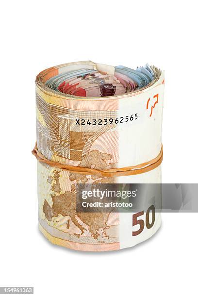 billetes de la moneda de la unión europea: paquete de dinero aislado - fajo de billetes de euro fotografías e imágenes de stock
