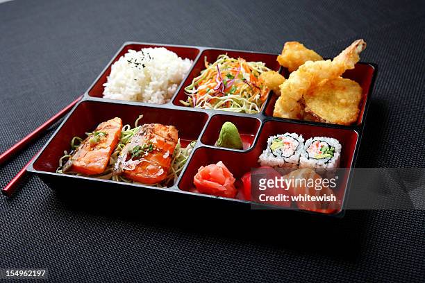 & sushi bento-lachs - tempura stock-fotos und bilder