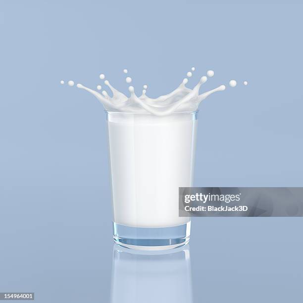 milk splash im glas - 3 d glasses stock-fotos und bilder