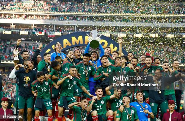 Mexico celebrates after defeating Panama 1-0 in the Concacaf Gold Cup final match at SoFi Stadium on July 16, 2023 in Inglewood, California.