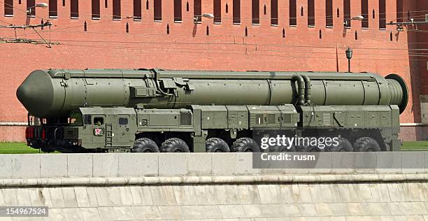 russian nuclear missile topol-m near the kremlin - russia stock pictures, royalty-free photos & images