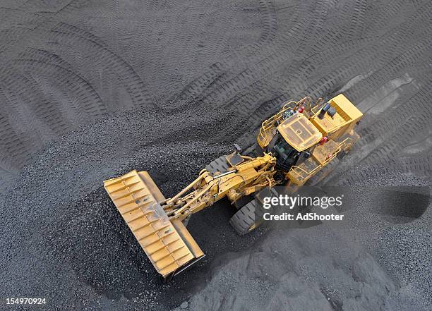 loading coal - front end loader stock pictures, royalty-free photos & images