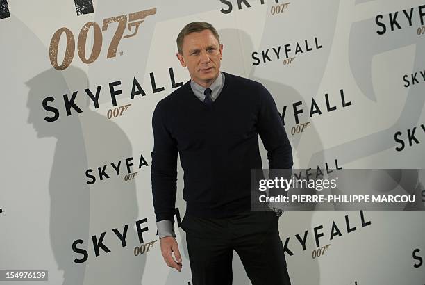 British actor Daniel Craig poses during the photocall of the new James Bond film "Skyfall" in Madrid on October 29, 2012. AFP PHOTO/ PIERRE-PHILIPPE...