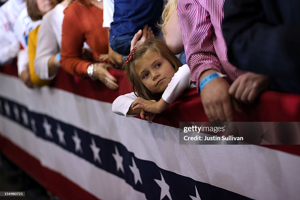 Romney Campaigns In Midwestern Swing States