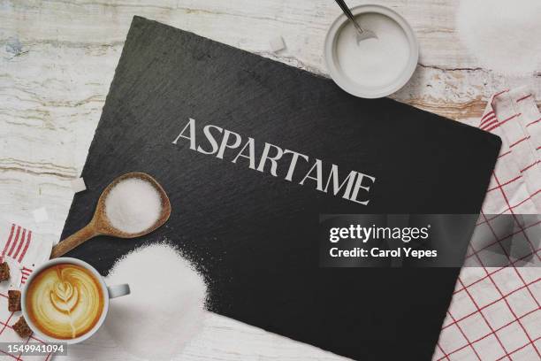 aspartame and sugar ices - kreide tafel kräuter stock-fotos und bilder