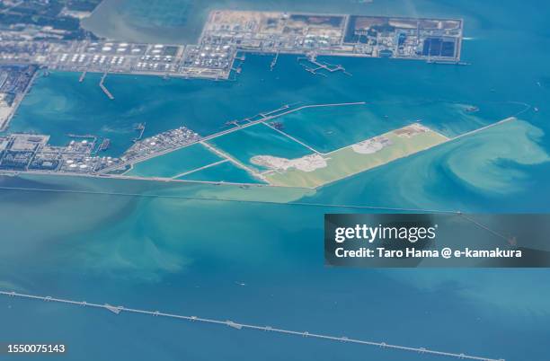 coral sea in thailand aerial view from airplane - golfo de tailandia fotografías e imágenes de stock