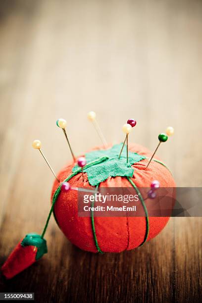 pin cushion - pin cushion stock pictures, royalty-free photos & images