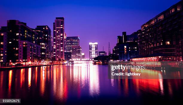 canary wharf - london docklands stockfoto's en -beelden