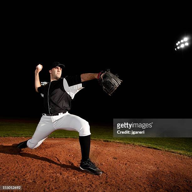 jarro (plano de ação) de beisebol do monte - baseball pitchers mound - fotografias e filmes do acervo