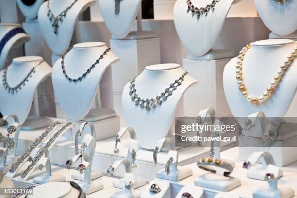 Jewelry On Window Display, 照片檔