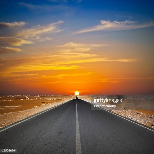 para o sol - rua sem saída imagens e fotografias de stock