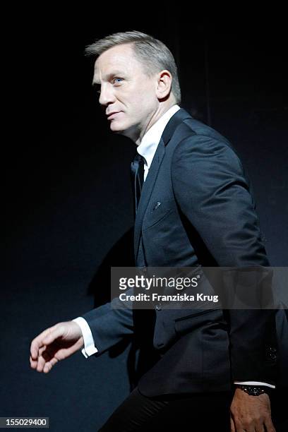Daniel Craig attends the 'Skyfall' Germany Premiere at Theater am Potsdamer Platz on October 30, 2012 in Berlin, Germany.