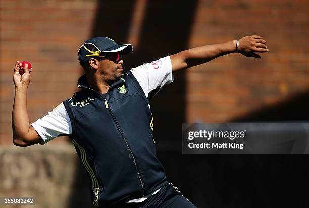 Vernon Philander throws to test his injured shoulder during a South African Proteas nets session at Sydney Cricket Ground on October 31, 2012 in...