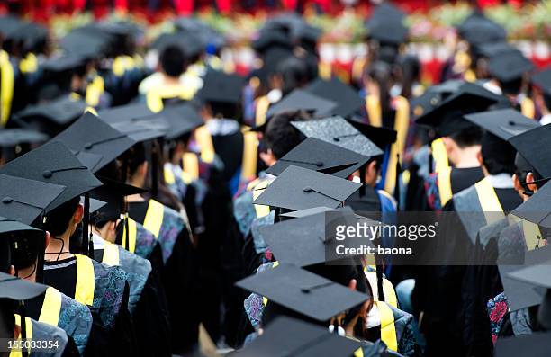 grupo de graduación - graduation crowd fotografías e imágenes de stock