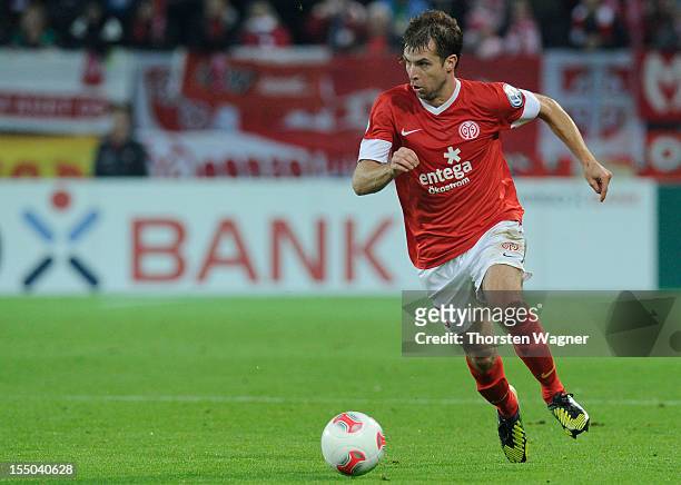 Andreas Ivanschitz of Mainz runs with the ball during the DFB Cup second round match between FSV Mainz 05 and FC Erzgebirge Aue at Coface Arena on...