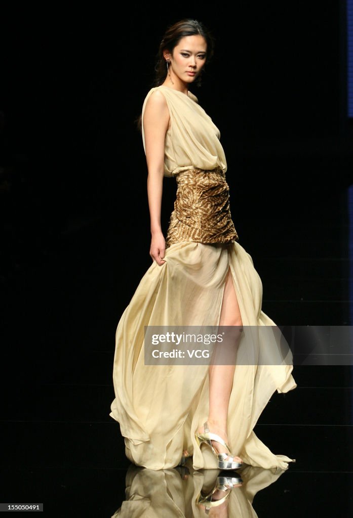 China Fashion Week S/S Collection 2013 - Day 6