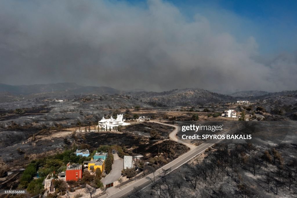 TOPSHOT-GREECE-FIRE-CLIMATE-WEATHER