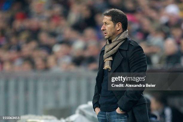 Team coach Franco Foda of Kaiserslautern reacts during the DFB Cup second round match between FC Bayern Muenchen and 1. FC Kaiserslautern at Allianz...