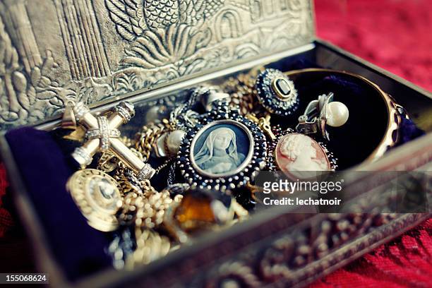 casella di gioielli antichi - gioielli foto e immagini stock