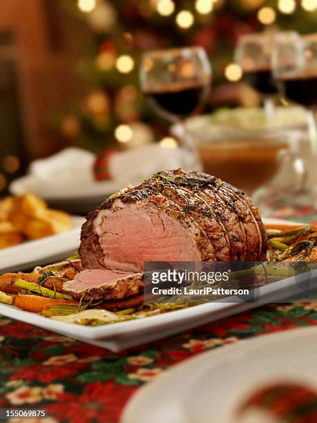 christmas roast beef dinner - roast beef dinner stock pictures, royalty-free photos & images