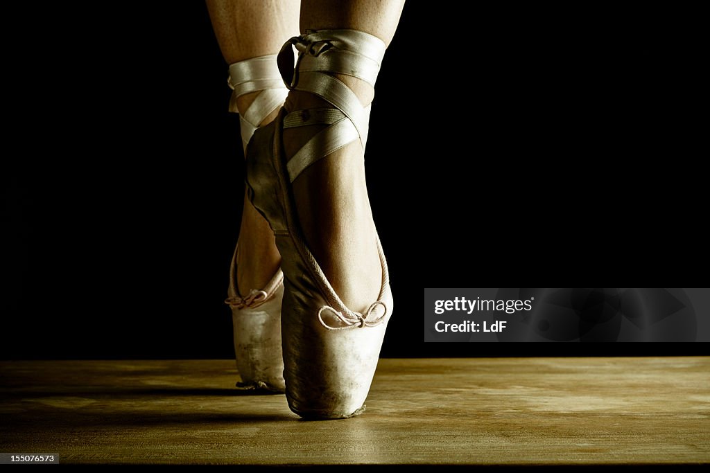 Dancer en pointe, close up on stage