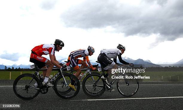 Tom Hubbard James Williamson New Zealand Cyclist Photos and Premium High Res ...
