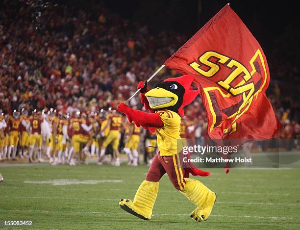 Cyclone Cardinal Iowa State Sign Photos and Premium High Res Pictures - Getty Images