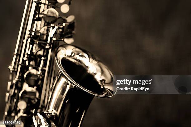 black and white close up of alto saxophone - sax stockfoto's en -beelden